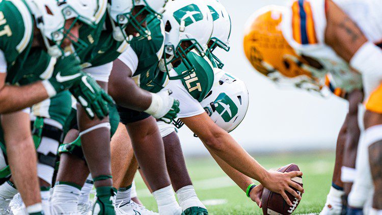 Photo of 49er football players